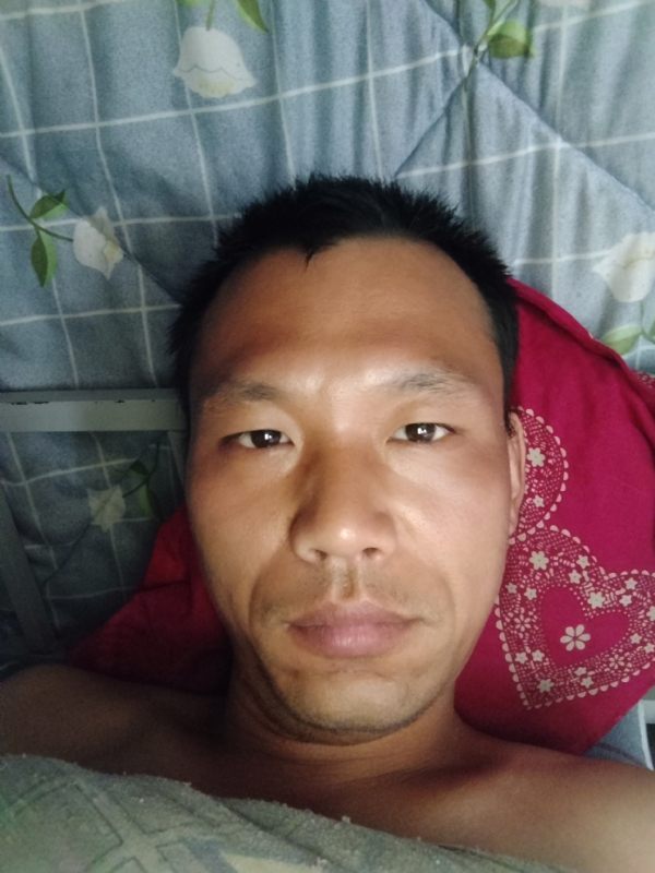 弘扬的第一张照片--天津闪婚服务中心